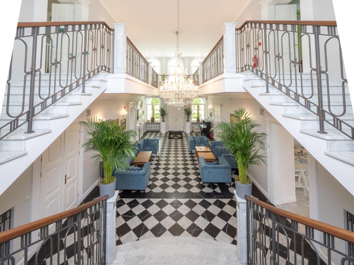 Hotel Sobienie Krolewskie Sobienie Szlacheckie Екстериор снимка
