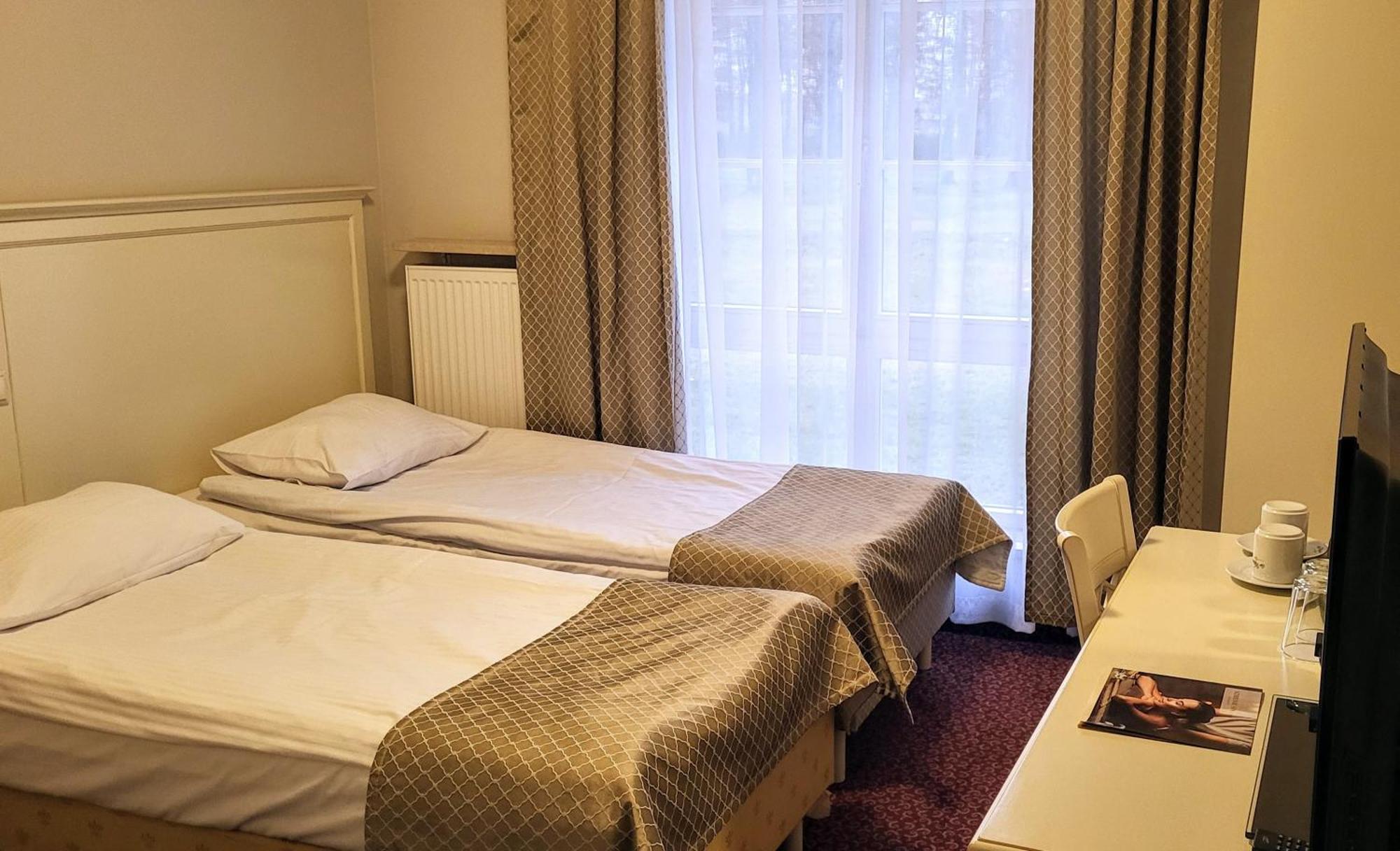 Hotel Sobienie Krolewskie Sobienie Szlacheckie Екстериор снимка