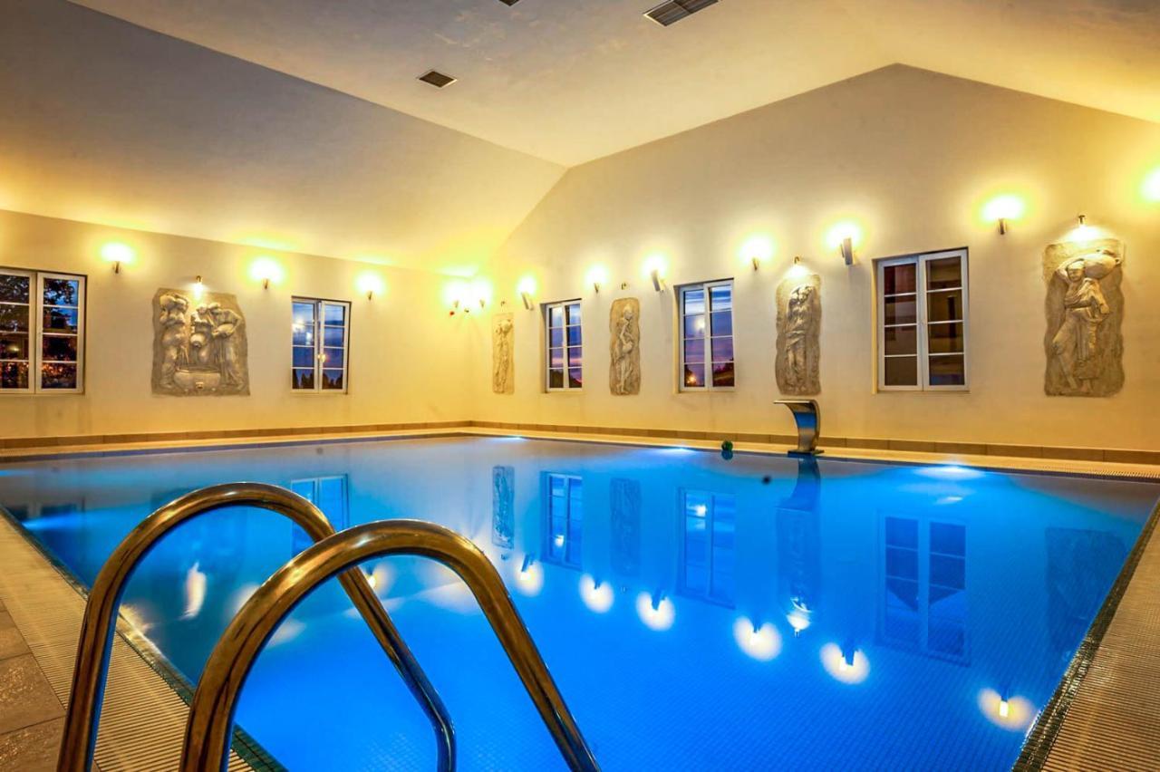 Hotel Sobienie Krolewskie Sobienie Szlacheckie Екстериор снимка