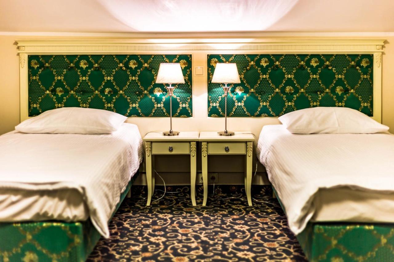 Hotel Sobienie Krolewskie Sobienie Szlacheckie Екстериор снимка