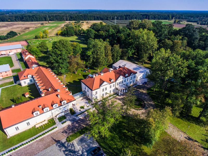 Hotel Sobienie Krolewskie Sobienie Szlacheckie Екстериор снимка