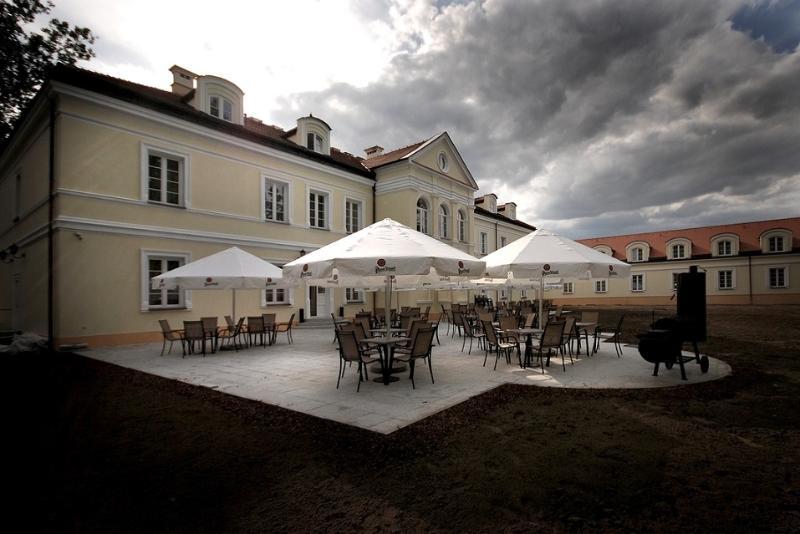 Hotel Sobienie Krolewskie Sobienie Szlacheckie Екстериор снимка